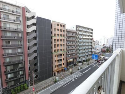 【展望】 | ポートハイム第2吉野町 | バルコニーからの眺望　全面が道路の為開放感があり日当たりも良しです♪
7階部分最上階の南西角部屋につき陽当り・眺望良好
