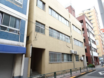 【外観】 | 遠藤ビル | 遠藤ビル　鶯谷駅から徒歩３分・入谷駅から徒歩１０分の好立地！鉄筋コンクリート造の３階建てマンション！