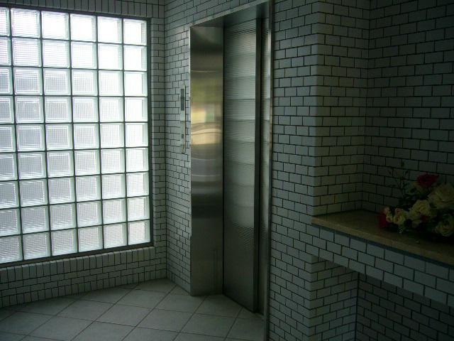 シャトー泉IIのロビー