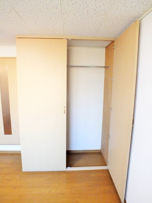 【収納】 | メイプルハイム高野台１号館 | 1Fフローリング
2Fカーペット