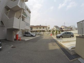 【駐車場】