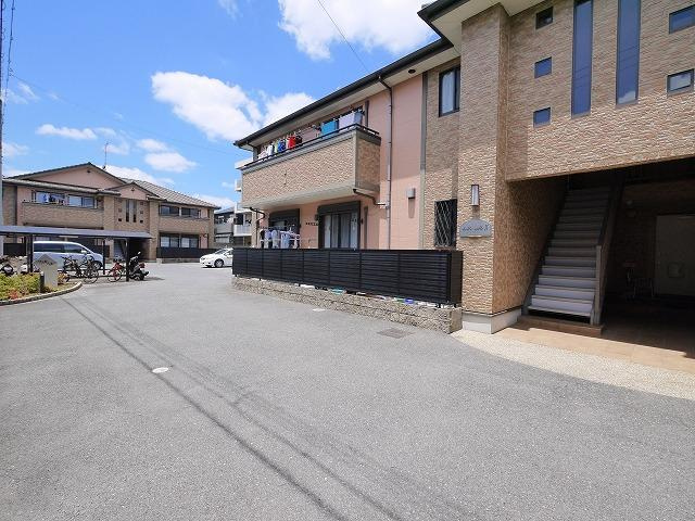 ヴェルブィルⅡのその他共用部分|ゆとりのあるエントランスです