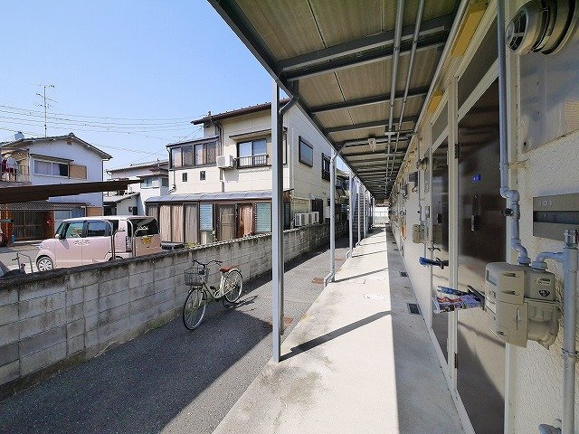 フォーシーズン 山田川のエントランス