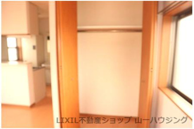 【収納】 | サンチュウビル | 居室内のクローゼット