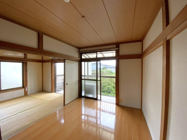 松美第2マンションの洋室