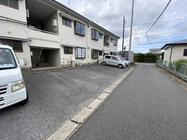 松美第2マンションの駐車場
