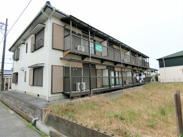 松美第2マンションの外観