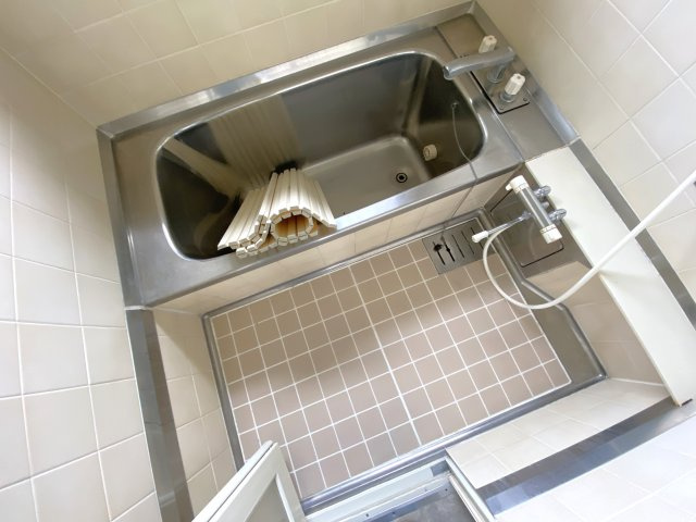 松美第2マンションの浴室