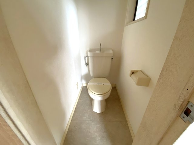 松美第2マンションのトイレ