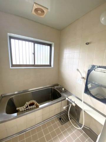 松美第2マンションの浴室