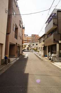 【前面道路含む現地写真】