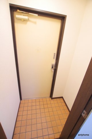 メゾン本庄東の玄関