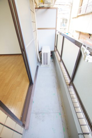 メゾン本庄東のバルコニー