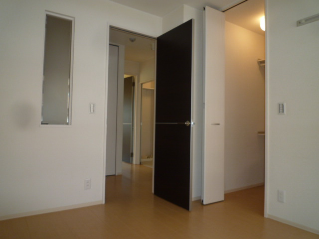 グリーンコスミオンの洋室