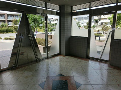 【エントランス】 | ビック・ストーン