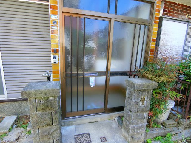 Re-home丈六のエントランス