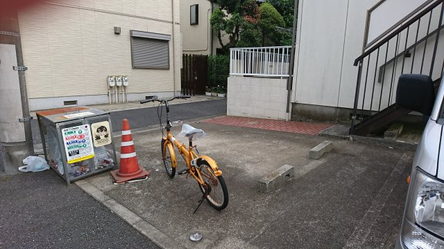 【駐車場】