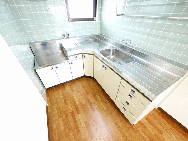 矢追マンションのキッチン|きれいなキッチンです