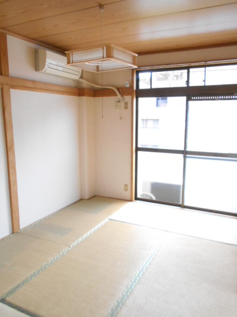 明治コーポの和室
