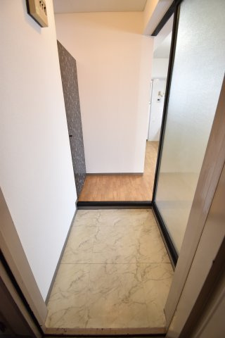 阿波座ドリームマンションの玄関