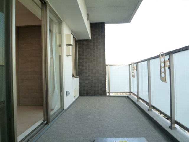 シャルマンフジスマート住之江ファミリアのバルコニー