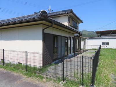 【外観】 | 市原貸家 | 裏庭