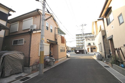 【前面道路含む現地写真】 | 宇治市五ヶ庄古川　中古戸建