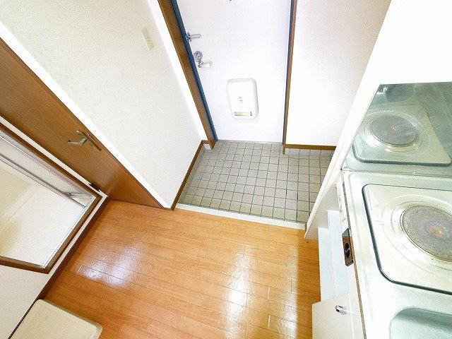 石丸ビルの内装|キッチンの周りには余裕があります