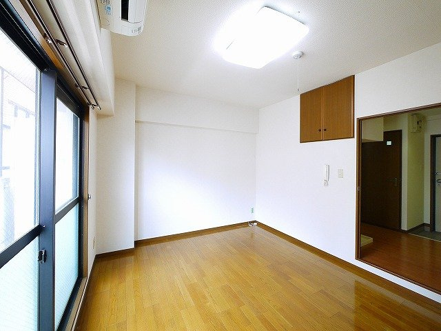 石丸ビルの洋室|広々とした洋室です