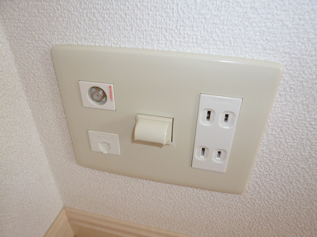倉敷市宮前のアパートの設備|電話モジュラー・TVジャック