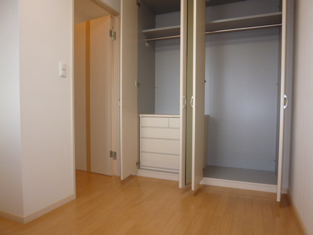 マーヴェラスパレスⅢの収納|洋室