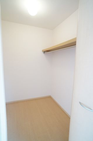 リビングタウン伊丹鴻池の収納|ウォークインクローゼット