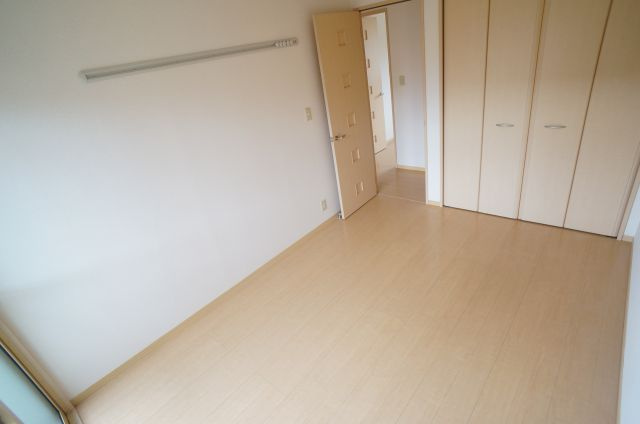 リビングタウン伊丹鴻池の洋室