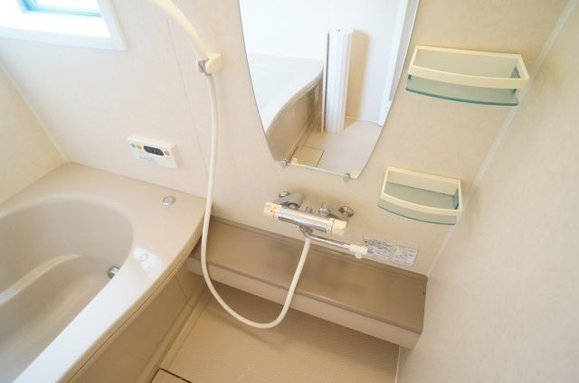 リビングタウン伊丹鴻池の浴室