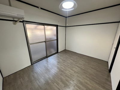 【洋室】 | 久宝寺コーポ | 使い勝手のいい洋室です