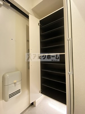 クレバーハウスの玄関