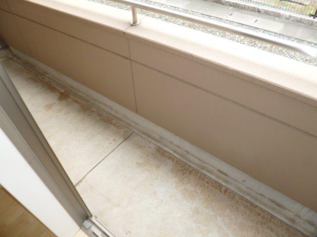 倉敷市水江のアパートのバルコニー