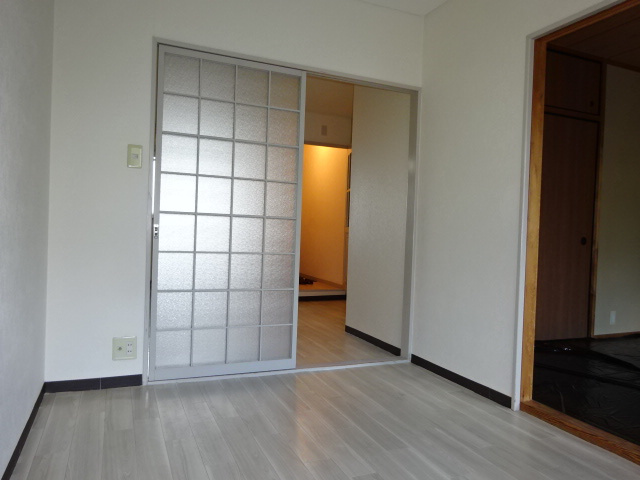 エスポワール小野の洋室