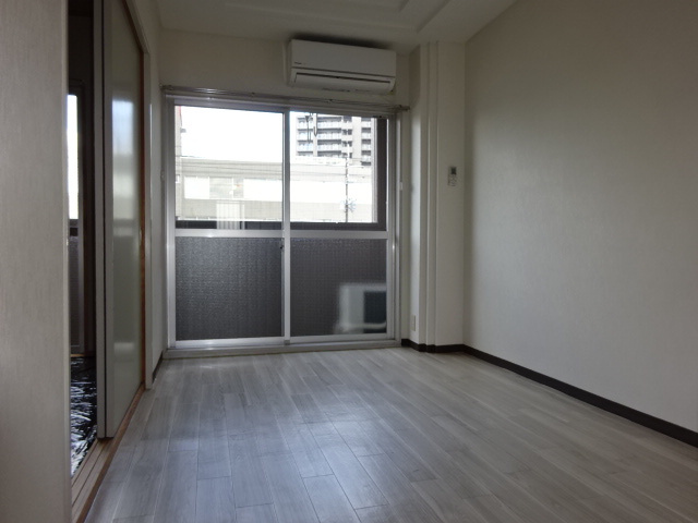 エスポワール小野の居間・リビング|洋室