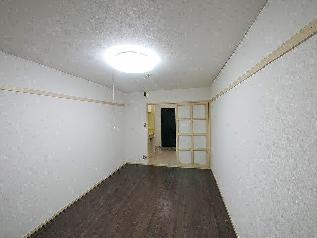 ジャンギャバン新大宮の洋室|スタンダードな洋室です