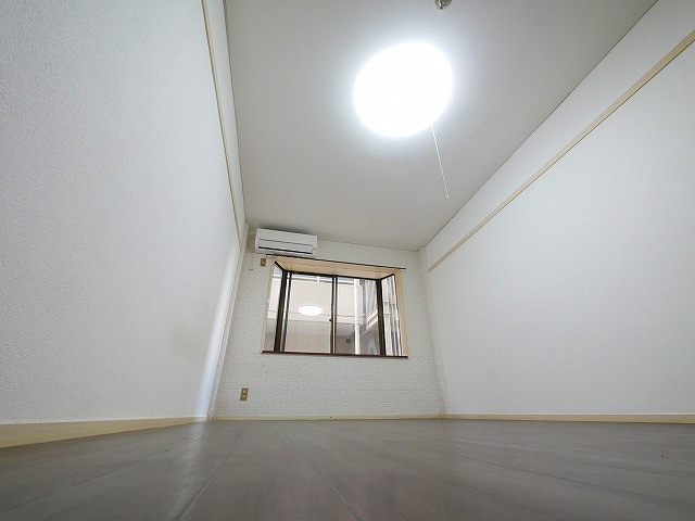 ジャンギャバン新大宮の洋室|個人の部屋や寝室として使える洋室です