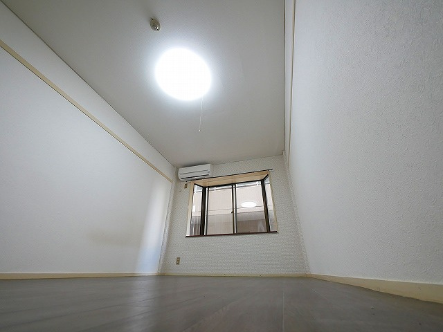 ジャンギャバン新大宮の洋室|ゆったりした洋室です