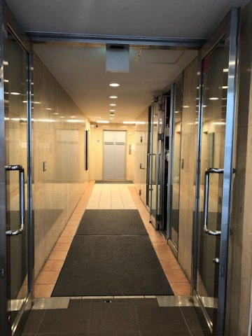 銀座ワカホビルのエントランス