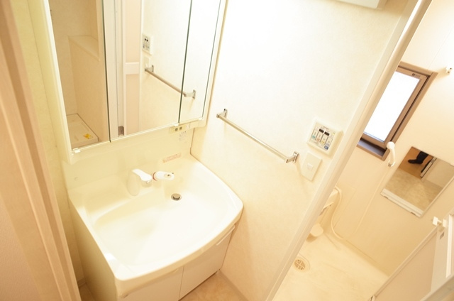 Ｍａｉｚｕｒｕ　Ｂａｙ　Ｍｉｄ　Ｓｑｕａｒｅの独立洗面台|マリーンサイドアキラタワー(1LDK)　洗面台