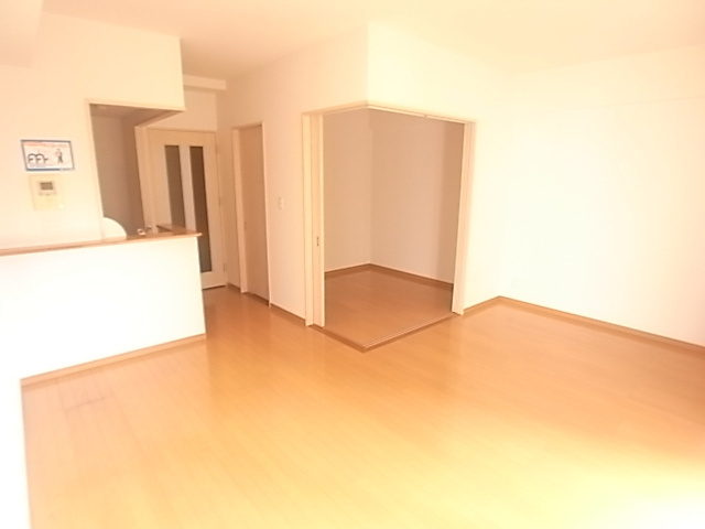 Ｍａｉｚｕｒｕ　Ｂａｙ　Ｍｉｄ　Ｓｑｕａｒｅの居間・リビング|マリーンサイドアキラタワー(1LDK)　リビング