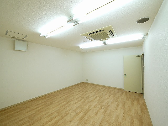 啓林堂ビル（大宮町）の内装