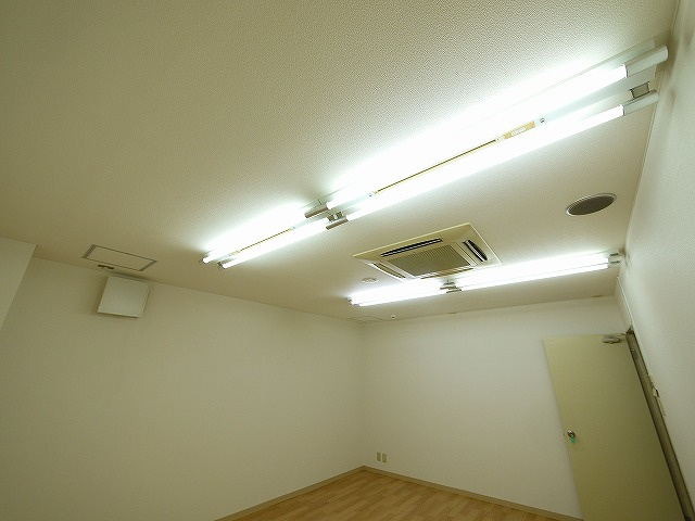 啓林堂ビル（大宮町）の内装