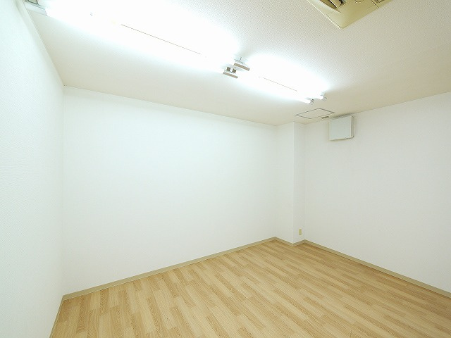 啓林堂ビル（大宮町）の内装