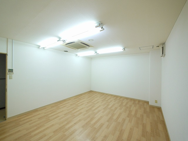 啓林堂ビル（大宮町）の内装