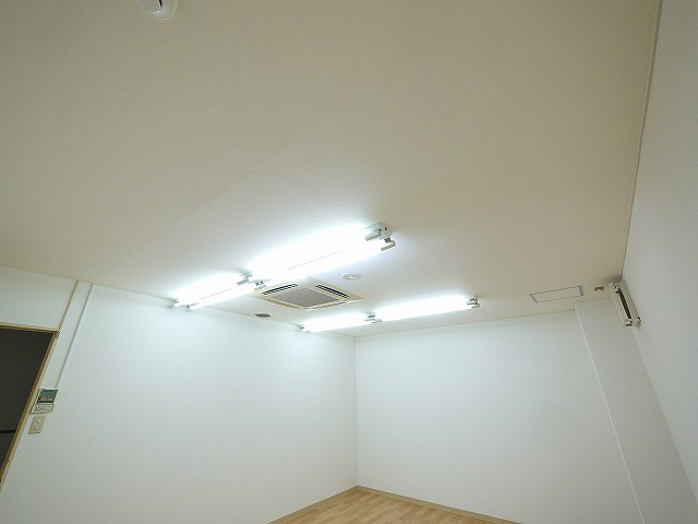 啓林堂ビル（大宮町）の内装